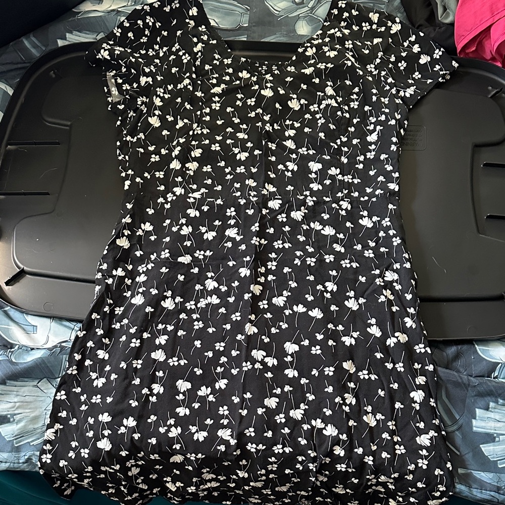 Old Navy Black and White Floral Dress